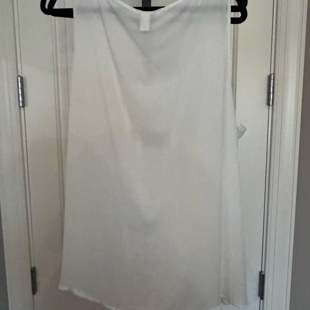 Torrid White Pleated Sleeveless Tank Top - Picture 3 of 7